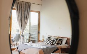 Lefteris Rooms